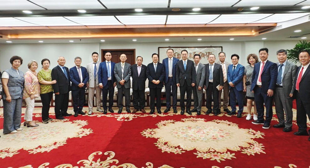 程学源会见荷兰中国和平统一促进会访问团